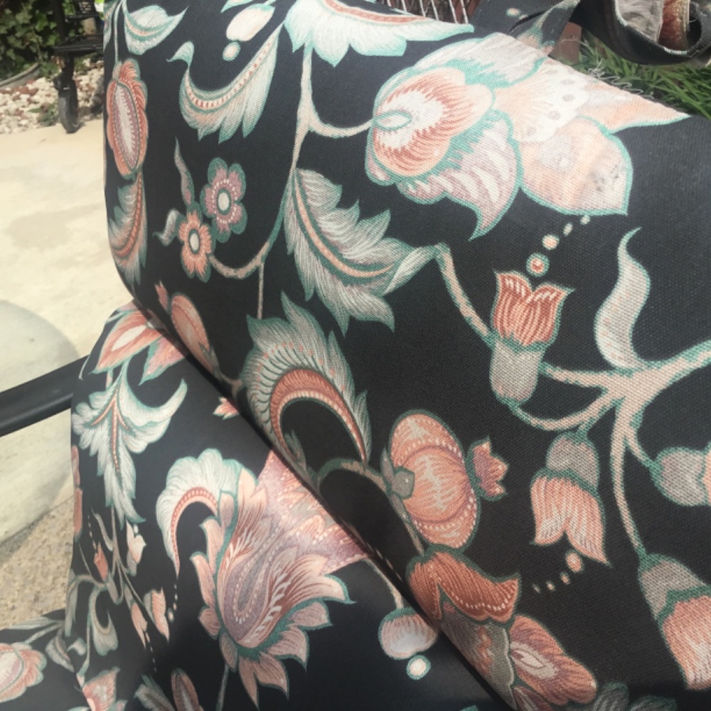 Off black with floral print outdoor chair cushion - Picture 2 of 3